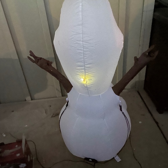 Gemmy Frozen Olaf Air Blown Inflatable Christmas Yard Decor LED Lighted 4 Ft - Picture 5 of 8
